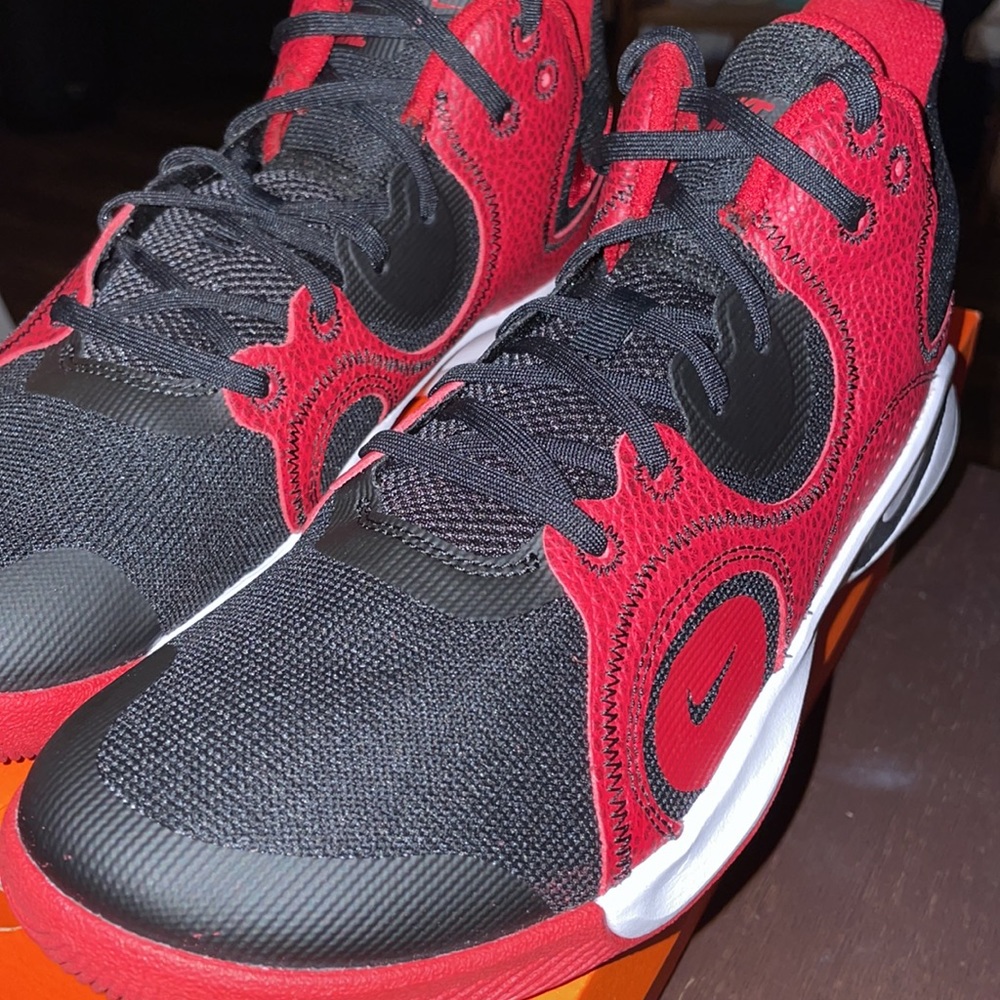 Nike shoes - Picture 2 of 7